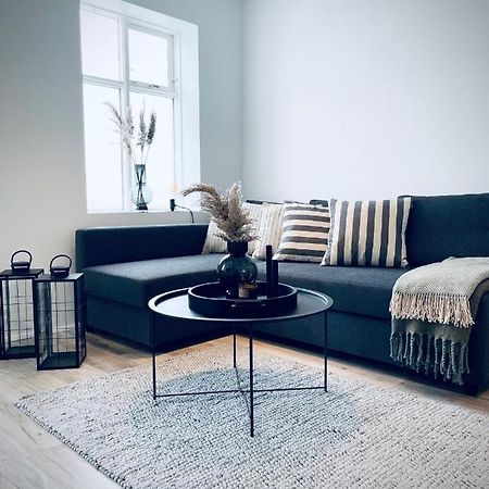 Day Dream Central Akureyri Two Bedroom Apartment Dış mekan fotoğraf